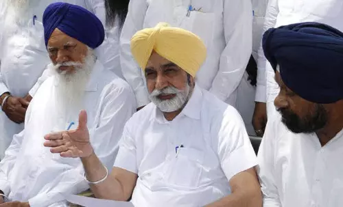 Punjab मलूका ने अकाली गुटों से एकजुट होने की अपील की Punjab मलूका ने अकाली गुटों से एकजुट होने की अपील की