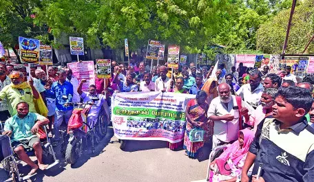 Tamil Nadu: नागरकोइल के दिव्यांग सरकारी सहायता में बढ़ोतरी की मांग कर रहे हैं