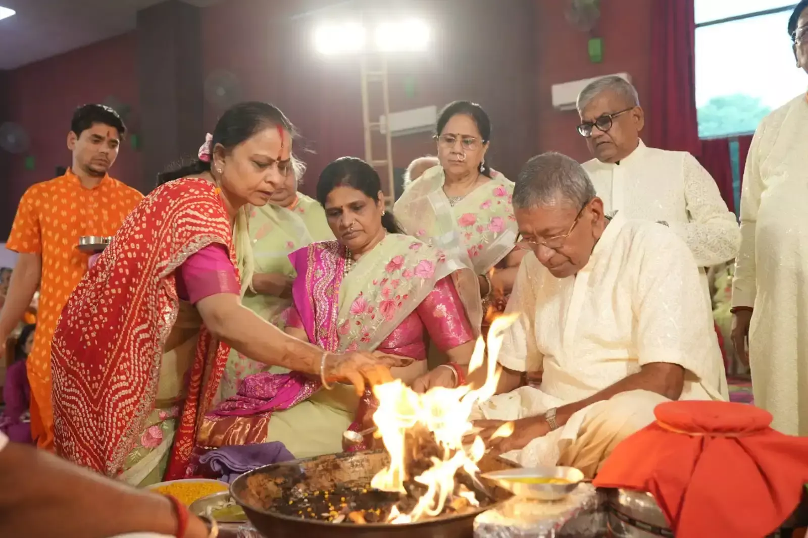 Fatehpur: दादी मां के जयकारों से गूंजा गोयनका मंदिर, भादों अमावस्या उत्सव का शुभारंभ