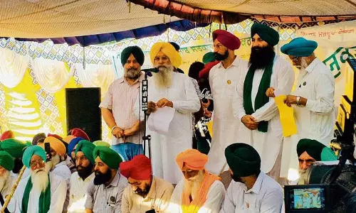 पंजाब सरकार की मांगें मानने पर किसानों का प्रदर्शन खत्म पंजाब सरकार की मांगें मानने पर किसानों का प्रदर्शन खत्म