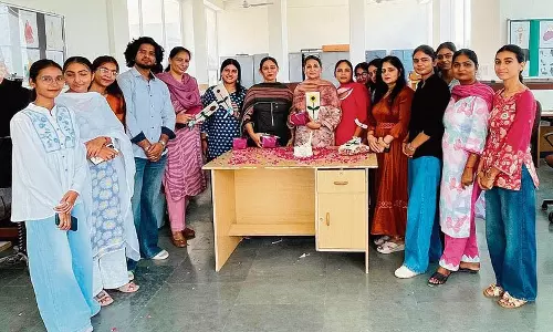 Haryana फैशन छात्रों ने बनाए हैंडमेड गिफ्ट