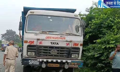 अवैध बालू खनन पर खनन विभाग का बड़ा एक्शन, चांडिल में पांच वाहन जब्त