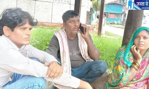 खाद लेने निकले किसान को बुलेट ने मारी टक्कर, इलाज के दौरान मौत; दो लोग घायल