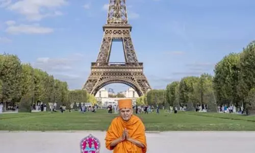 एफिल टॉवर विवाद पर बीएपीएस ने मांगी माफी, कहा- किसी को प्रवेश से नहीं रोका गया