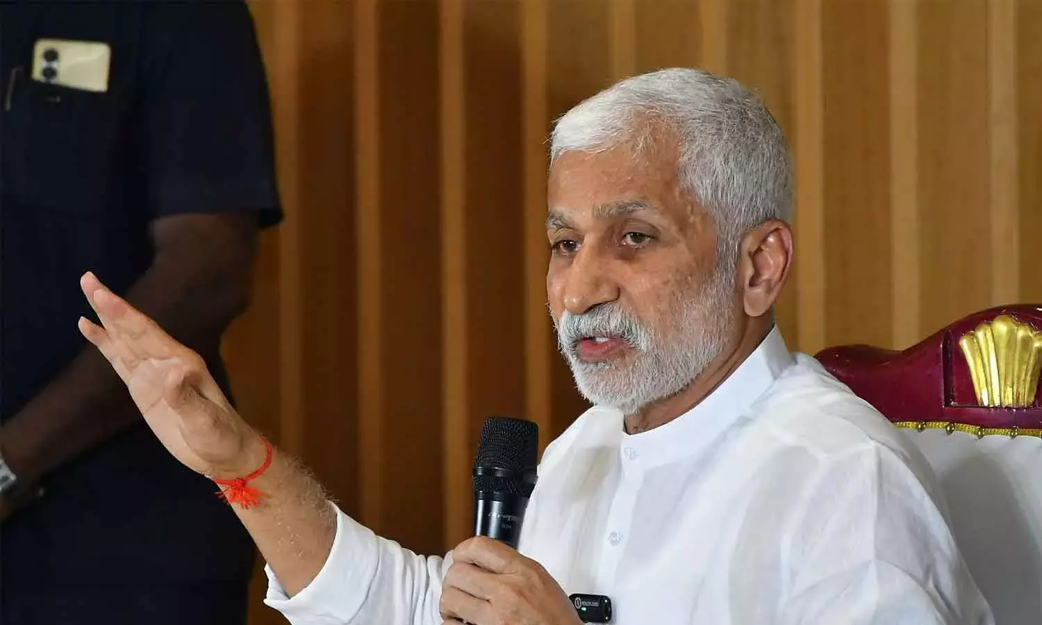 Andhra: विजयसाई ने आंध्र प्रदेश में नई राजनीतिक पार्टी की घोषणा की Andhra: विजयसाई ने आंध्र प्रदेश में नई राजनीतिक पार्टी की घोषणा की