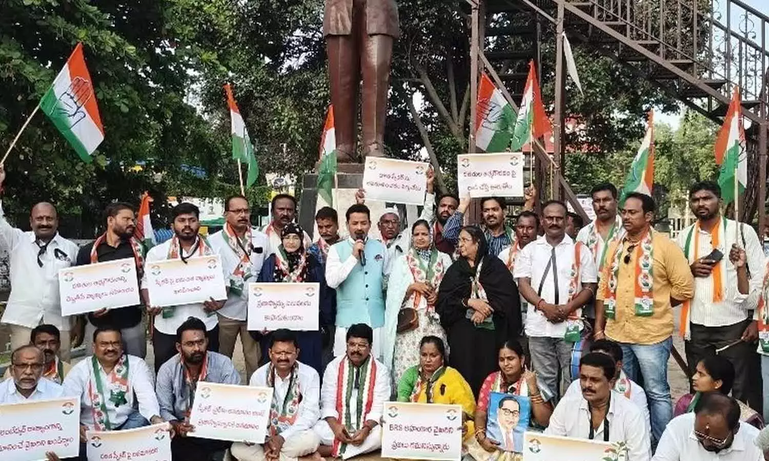 कांग्रेस का कहना है कि टाटा मधु को तुरंत काउंसिल से हटा दिया जाना चाहिए कांग्रेस का कहना है कि टाटा मधु को तुरंत काउंसिल से हटा दिया जाना चाहिए