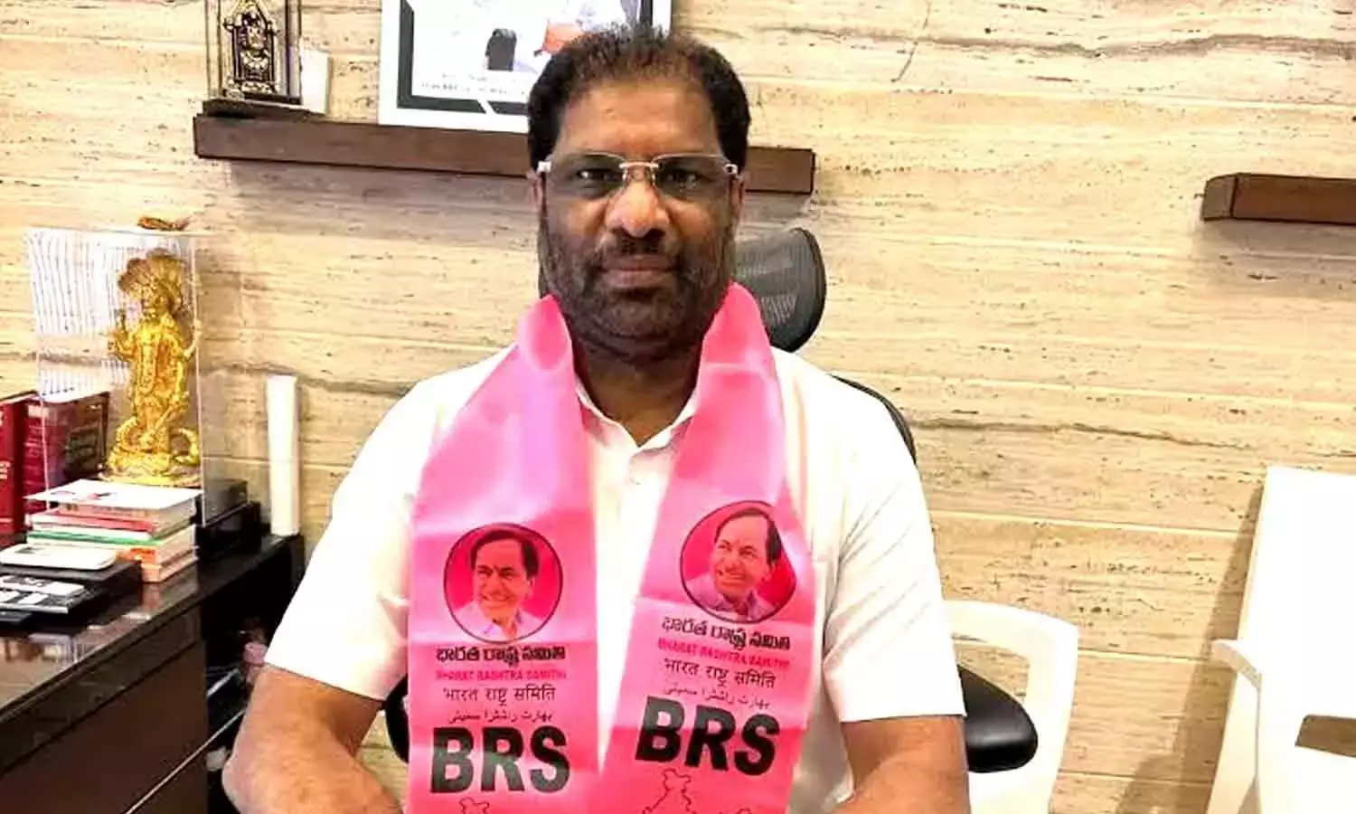 सांसद वद्दीराजू ने BRS MLCs की गिरफ्तारी की निंदा की, तुरंत रिहाई की मांग की सांसद वद्दीराजू ने BRS MLCs की गिरफ्तारी की निंदा की, तुरंत रिहाई की मांग की