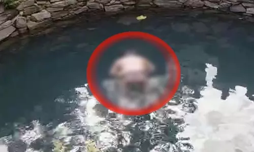 कुएं में मिली 12वीं की छात्रा की लाश, फॉरेंसिक टीम कर रही जांच कुएं में मिली 12वीं की छात्रा की लाश, फॉरेंसिक टीम कर रही जांच
