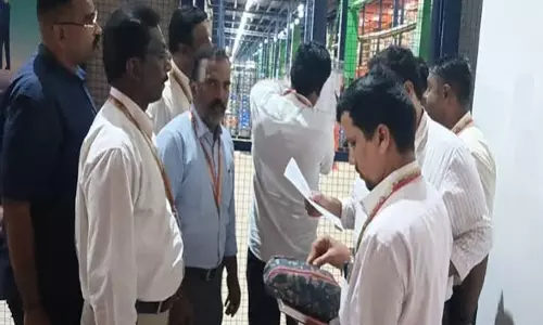 ग्राहकों की सेहत से खिलवाड़ का आरोप FDA छापे में करोड़ों का माल बरामद ग्राहकों की सेहत से खिलवाड़ का आरोप FDA छापे में करोड़ों का माल बरामद