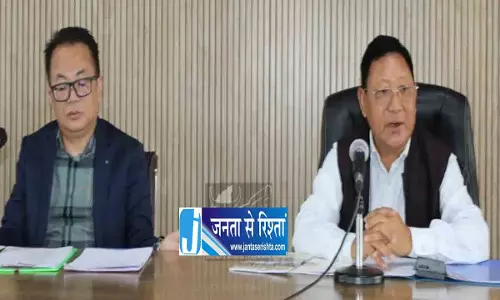 पेरेन DPDB ने विकास कार्यों की समीक्षा की