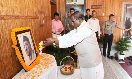भूपेन हजारिका की 100वीं जयंती पर असम राज्यपाल ने दी श्रद्धांजलि
