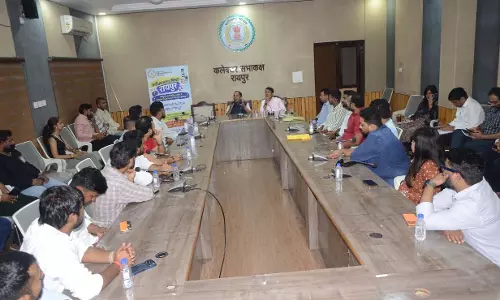 इंफ्लुएंसर्स और कंटेंट क्रिएटर्स से बोले कलेक्टर इंफ्लुएंसर्स और कंटेंट क्रिएटर्स से बोले कलेक्टर