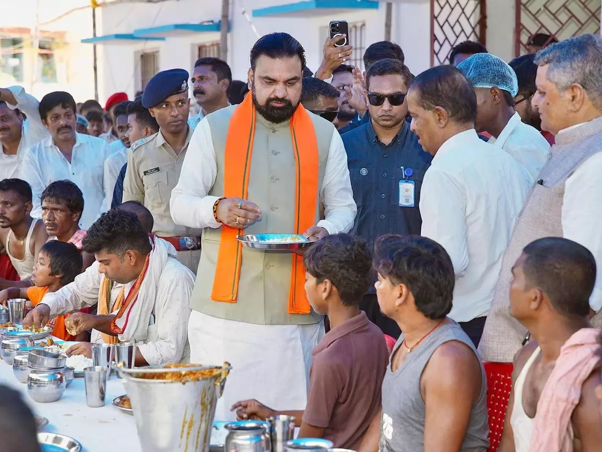 बिहार बाढ़ संकट: CM सम्राट चौधरी ने प्रभावितों को हर सुविधा देने का दिया निर्देश बिहार बाढ़ संकट: CM सम्राट चौधरी ने प्रभावितों को हर सुविधा देने का दिया निर्देश
