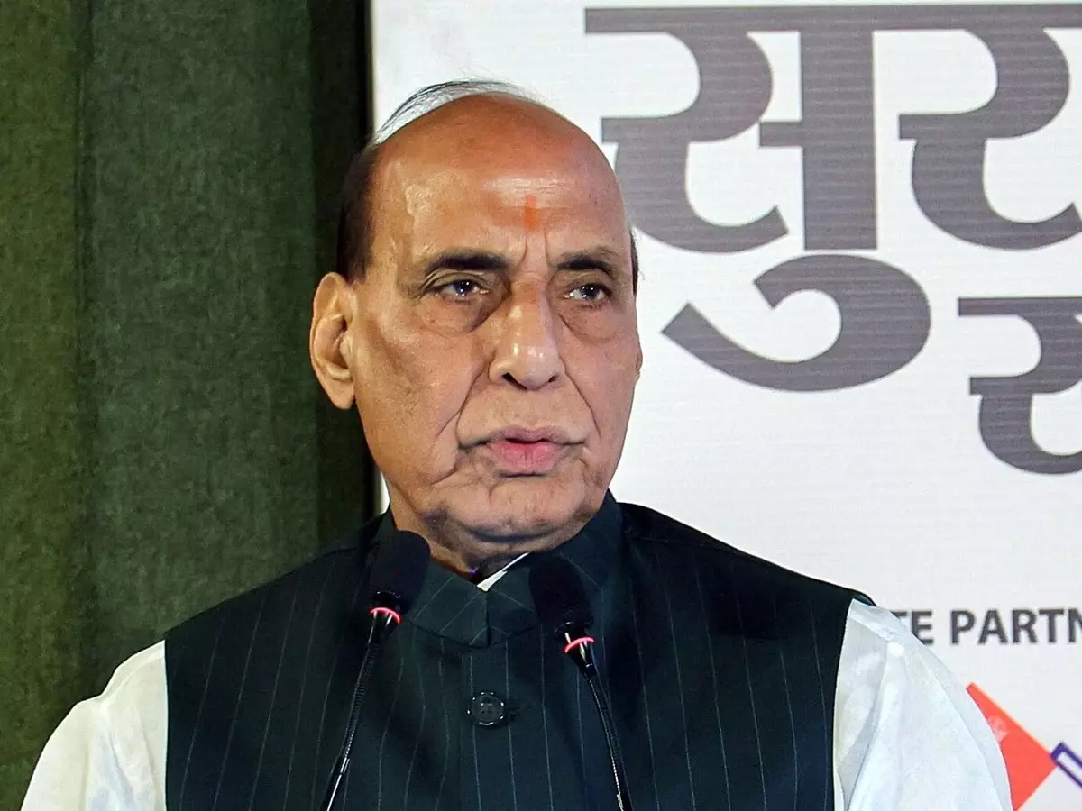 आतंकवाद पर सख्त भारत, राजनाथ बोले- मिलेगा करारा जवाब आतंकवाद पर सख्त भारत, राजनाथ बोले- मिलेगा करारा जवाब