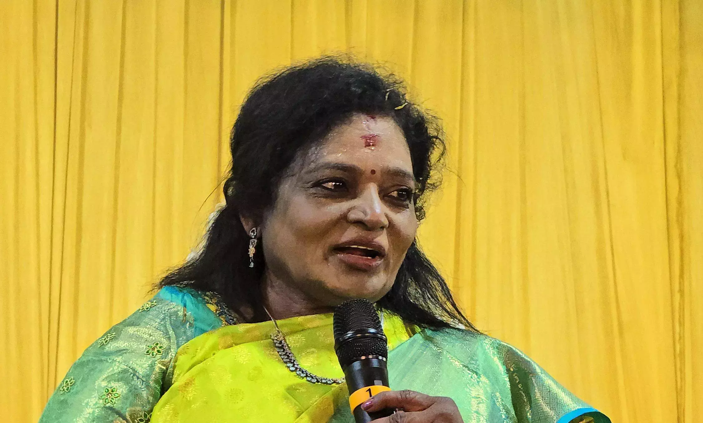 तमिलिसाई ने CM विजय की तारीफ़ की, कहा कि उन्होंने विधानसभा में DMK के भ्रष्टाचार का पर्दाफ़ाश किया तमिलिसाई ने CM विजय की तारीफ़ की, कहा कि उन्होंने विधानसभा में DMK के भ्रष्टाचार का पर्दाफ़ाश किया