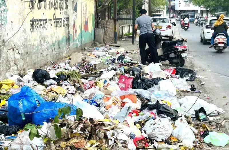 हरियाणा में सफाई कर्मचारियों की हड़ताल, 32 बर्खास्त हरियाणा में सफाई कर्मचारियों की हड़ताल, 32 बर्खास्त