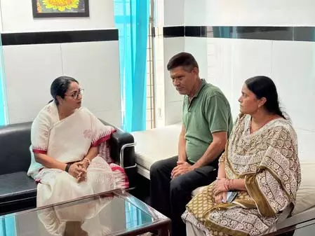 सत्य निकेतन हादसा: सीएम रेखा गुप्ता ने घायलों का हाल जाना, बोलीं- सरकार देगी हरसंभव मदद सत्य निकेतन हादसा: सीएम रेखा गुप्ता ने घायलों का हाल जाना, बोलीं- सरकार देगी हरसंभव मदद