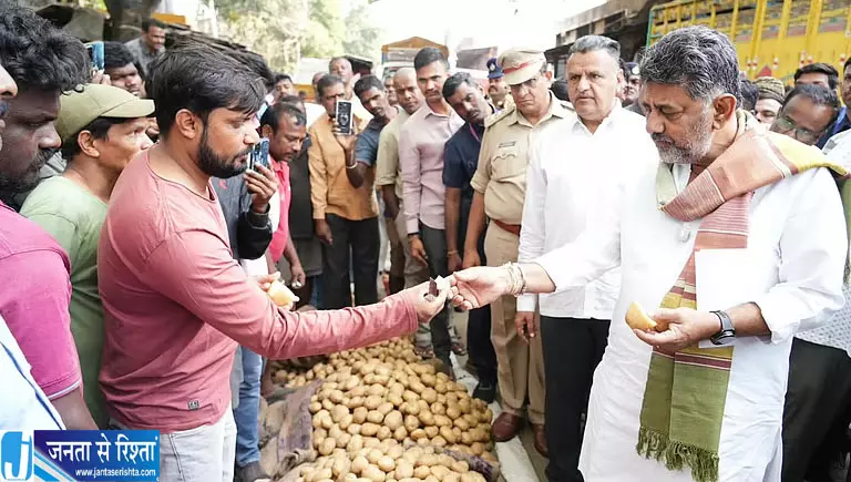 बाल मजदूरी के खिलाफ CM शिवकुमार का बड़ा एक्शन प्लान बाल मजदूरी के खिलाफ CM शिवकुमार का बड़ा एक्शन प्लान