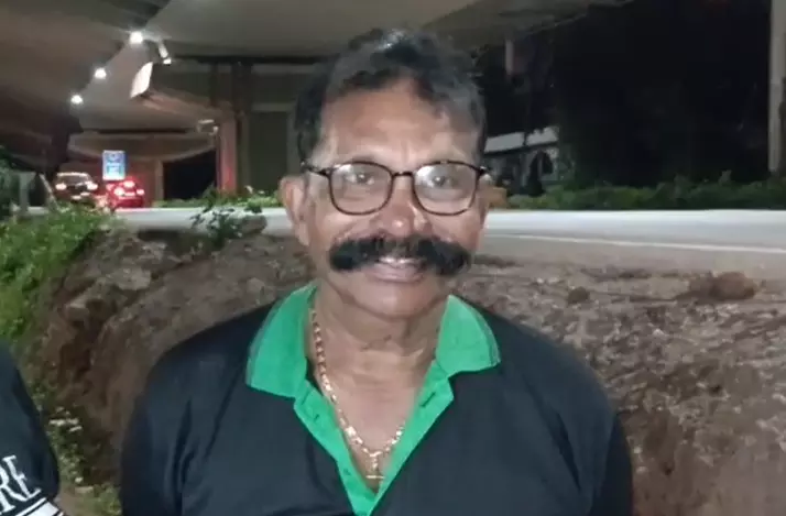 गोवा के स्टारमैन: एंथनी रोड्रिग्स ने शुरू की क्रिसमस की तैयारियां गोवा के स्टारमैन: एंथनी रोड्रिग्स ने शुरू की क्रिसमस की तैयारियां