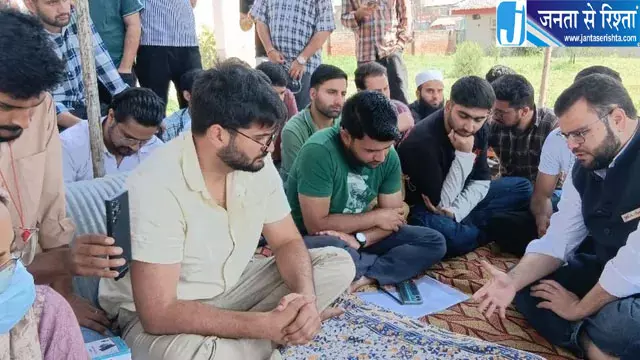 भूख हड़ताल पर बैठे मेडिकल इंटर्न डॉक्टरों के समर्थन में पहुंचे विधायक भूख हड़ताल पर बैठे मेडिकल इंटर्न डॉक्टरों के समर्थन में पहुंचे विधायक