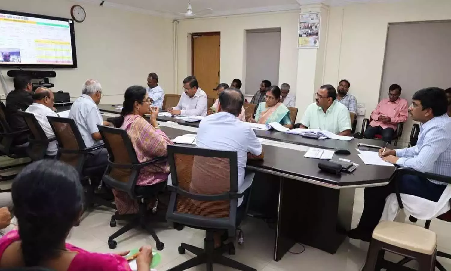 APSPDCL रूफटॉप सोलर और खेती के लिए बिजली की मंज़ूरी को बढ़ावा दे रहा है APSPDCL रूफटॉप सोलर और खेती के लिए बिजली की मंज़ूरी को बढ़ावा दे रहा है