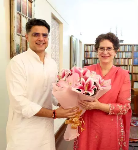 पंजाब में जिम्मेदारी मिलने के बाद सचिन पायलट ने राहुल और प्रियंका से मुलाकात की पंजाब में जिम्मेदारी मिलने के बाद सचिन पायलट ने राहुल और प्रियंका से मुलाकात की