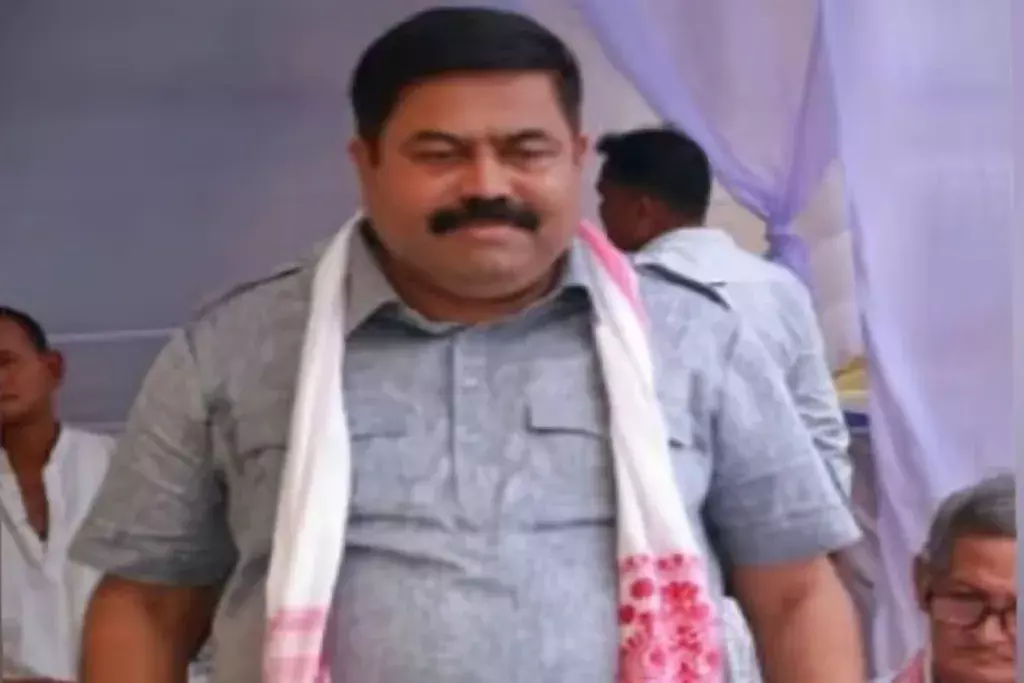 मिमिक्री आर्टिस्ट के इस्तेमाल पर विवाद: असम में ACS अधिकारी पर गाज मिमिक्री आर्टिस्ट के इस्तेमाल पर विवाद: असम में ACS अधिकारी पर गाज