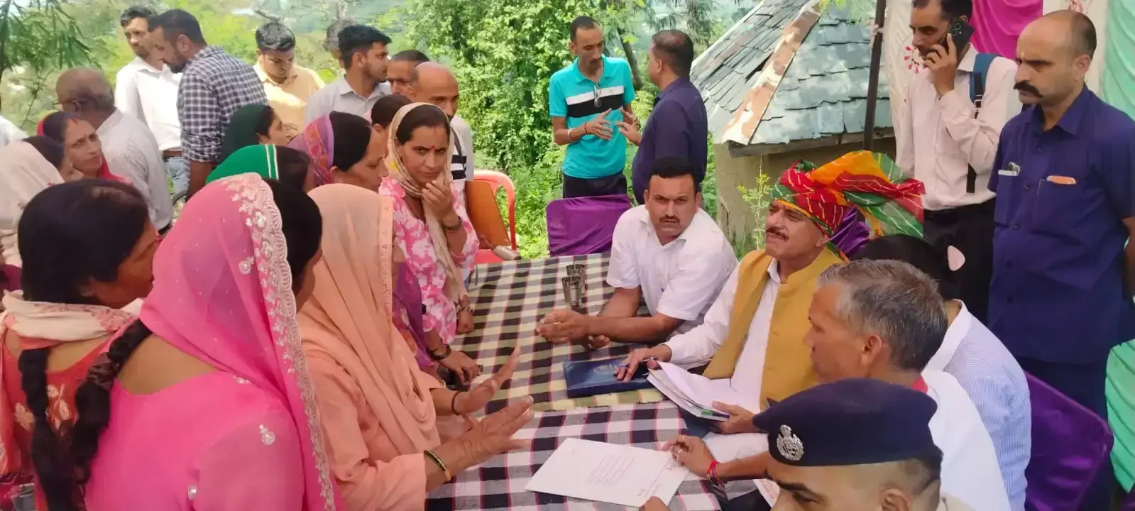 Hamirpur: बारीं में 7 गांवों की पेयजल जरूरत पूरी करेगी बड़ी योजना: कैप्टन रणजीत सिंह Hamirpur: बारीं में 7 गांवों की पेयजल जरूरत पूरी करेगी बड़ी योजना: कैप्टन रणजीत सिंह