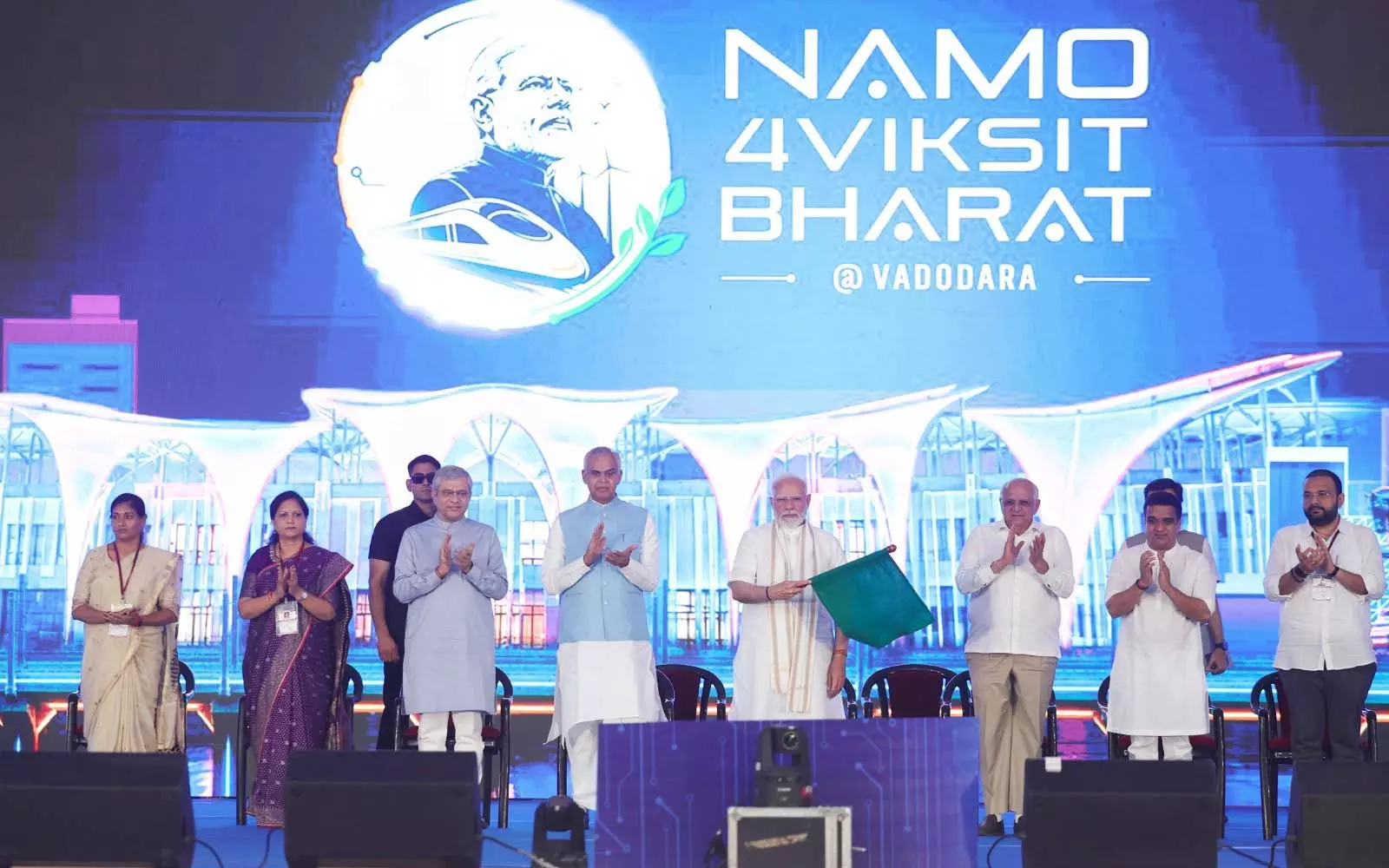 समर्पित माल ढुलाई गलियारा तीव्र गति से विकसित हो रहे भारत की जीवनरेखा है: प्रधानमंत्री समर्पित माल ढुलाई गलियारा तीव्र गति से विकसित हो रहे भारत की जीवनरेखा है: प्रधानमंत्री