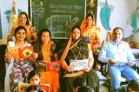 एक दीप साक्षरता के नाम साक्षरता के प्रति जन-जन में जागरूकता का संदेश देने साक्षरता दीप जलाया गया एक दीप साक्षरता के नाम साक्षरता के प्रति जन-जन में जागरूकता का संदेश देने साक्षरता दीप जलाया गया