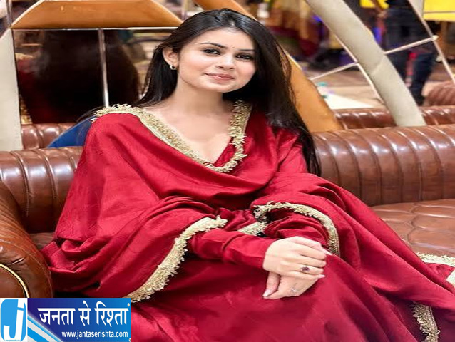फेस्टिव सीजन में लाल साड़ी का फैशन इन टिप्स से मिलेगा रॉयल लुक