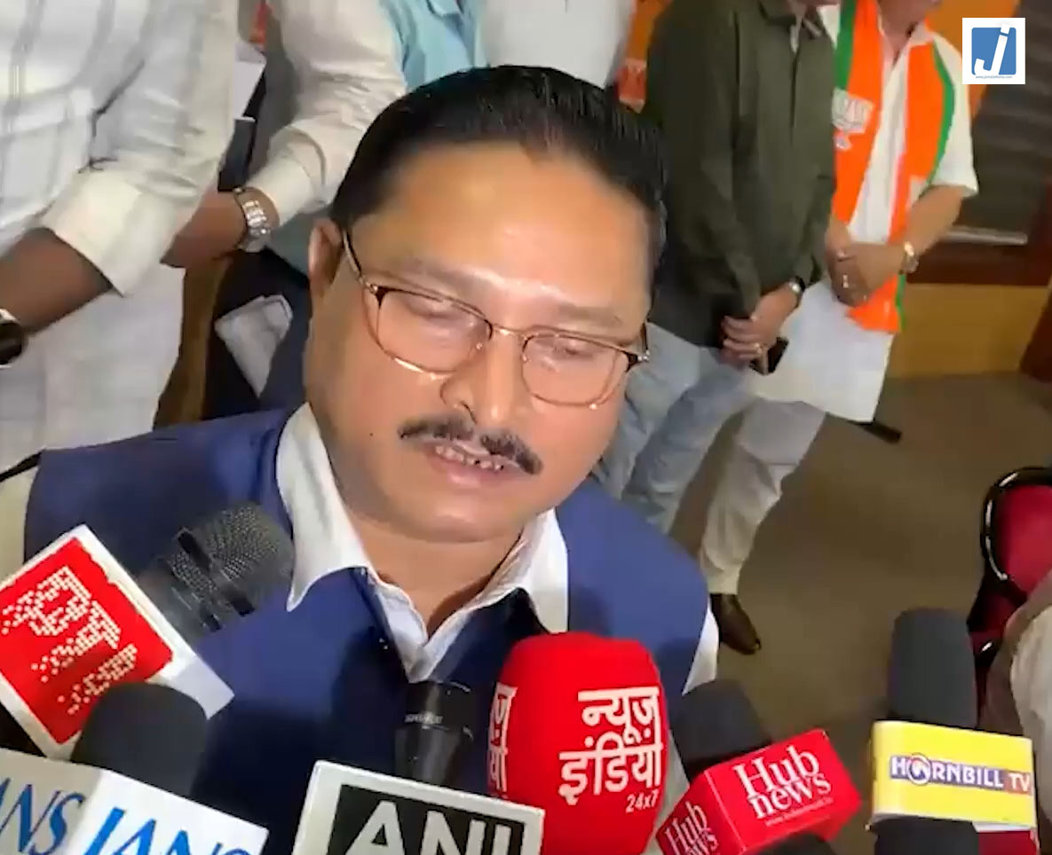 रिटायर्ड IAS देबाशीष शर्मा BJP में शामिल, दिलीप सैकिया बोले- पार्टी को मिलेगी नई मजबूती