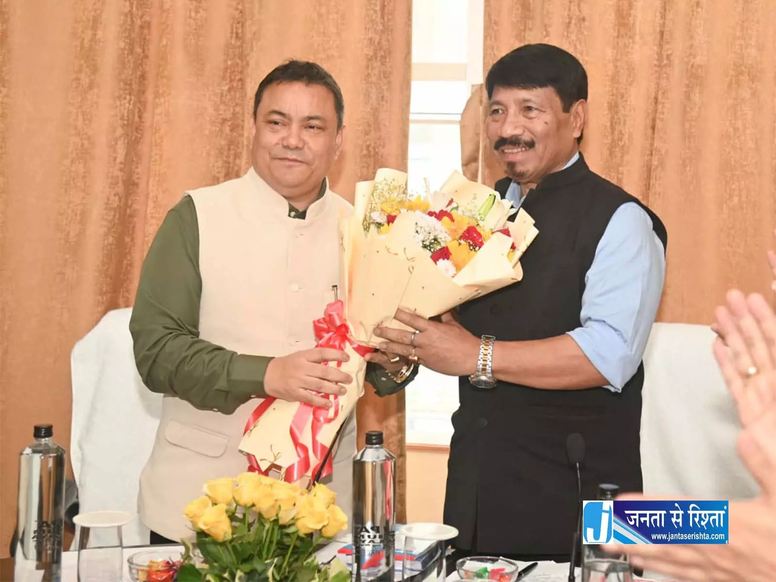 शिलॉन्ग में दोनों राज्यों की बैठक, यात्रियों और वाहनों की सुरक्षा पर फोकस शिलॉन्ग में दोनों राज्यों की बैठक, यात्रियों और वाहनों की सुरक्षा पर फोकस