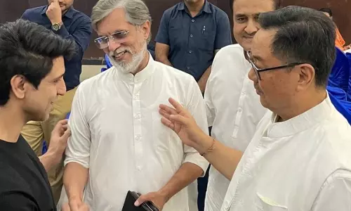 पवन खेड़ा के साथ तस्वीरों पर शहजाद पूनावाला ने दी सफाई पवन खेड़ा के साथ तस्वीरों पर शहजाद पूनावाला ने दी सफाई