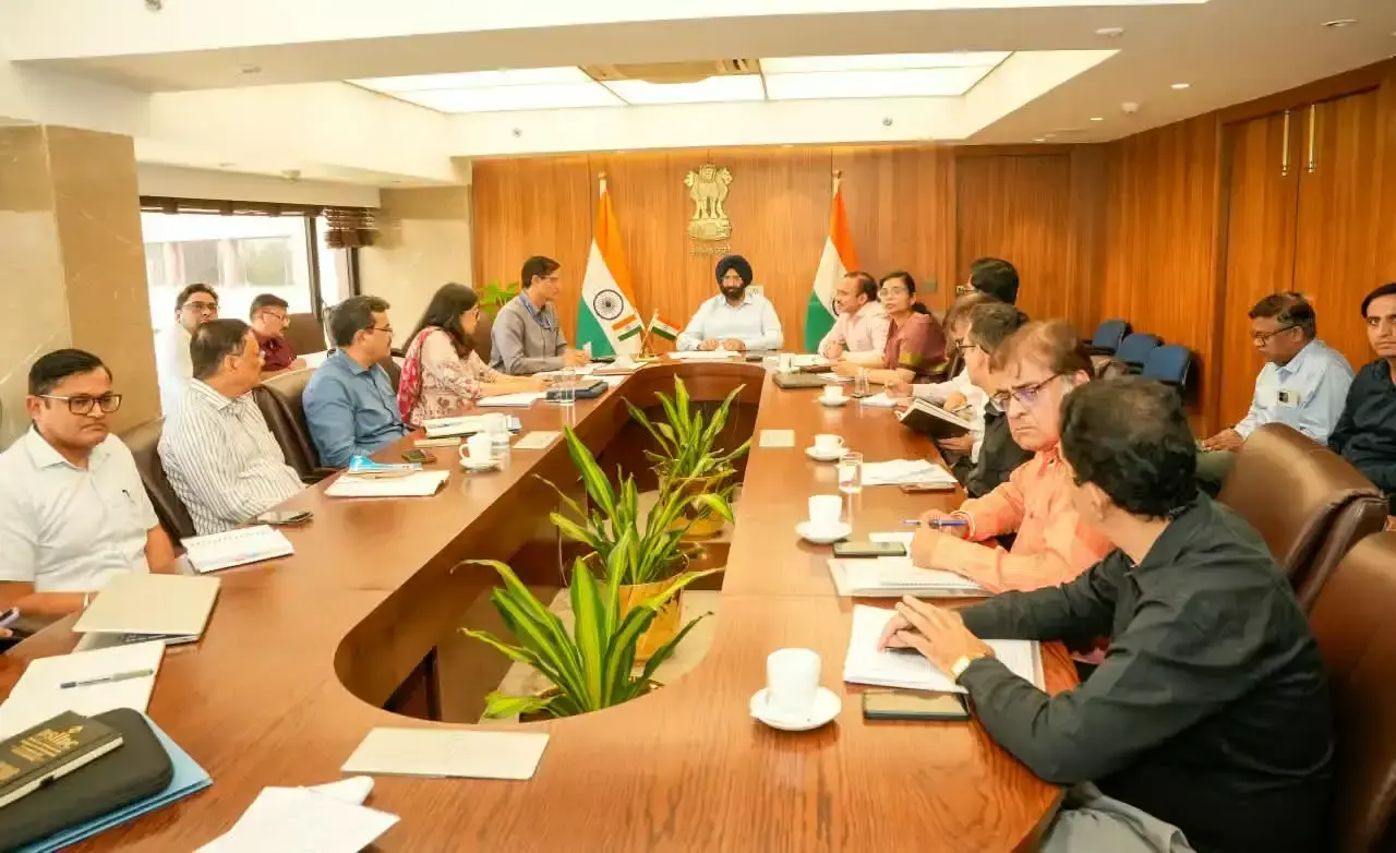 New Delhi: दिल्ली में औद्योगिक विकास और कारोबार सुगमता की पहल तेज