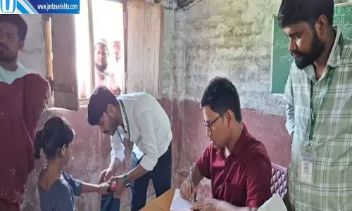 मदरसे में मासूम की मौत से गुस्साए परिजन गले पर मिले निशान