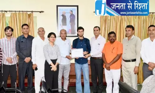 कुरुक्षेत्र में 107 मेधावी छात्रों को स्कॉलरशिप जारी की गई कुरुक्षेत्र में 107 मेधावी छात्रों को स्कॉलरशिप जारी की गई