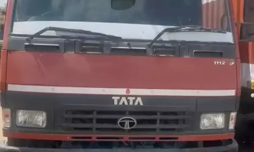 Dungarpur: अवैध शराब तस्करी का खुलासा, गुजरात भेजी जा रही खेप बरामद Dungarpur: अवैध शराब तस्करी का खुलासा, गुजरात भेजी जा रही खेप बरामद