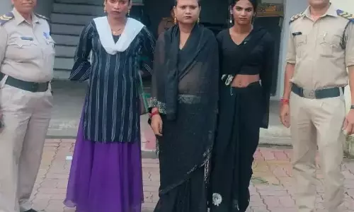 Jabalpur: यात्रियों से विवाद और गाली-गलौज पर तीन किन्नरों के खिलाफ कार्रवाई Jabalpur: यात्रियों से विवाद और गाली-गलौज पर तीन किन्नरों के खिलाफ कार्रवाई