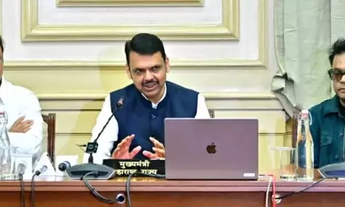 Mumbai: आशा भोसले के गीतों को लेकर फडणवीस का बड़ा बयान, पीढ़ियों तक रहेगा असर