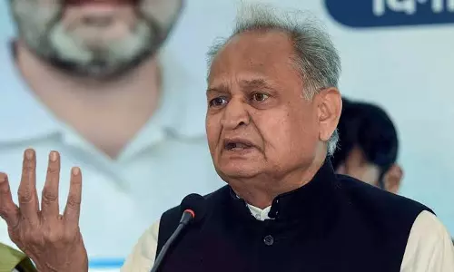 Jaipur: गहलोत का केंद्र पर हमला, जनधन खातों के आंकड़ों को बताया चिंताजनक Jaipur: गहलोत का केंद्र पर हमला, जनधन खातों के आंकड़ों को बताया चिंताजनक