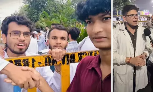 भोपाल में मेडिकल इंटर्न का प्रदर्शन तीसरे दिन भी जारी, स्टाइपेंड बढ़ाने की मांग पर अड़े छात्र भोपाल में मेडिकल इंटर्न का प्रदर्शन तीसरे दिन भी जारी, स्टाइपेंड बढ़ाने की मांग पर अड़े छात्र
