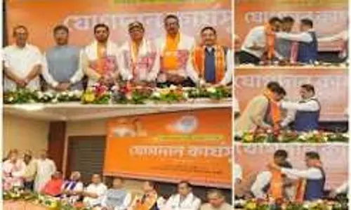 नागांव के पूर्व DC का राजनीतिक सफर शुरू, थामा BJP का दामन नागांव के पूर्व DC का राजनीतिक सफर शुरू, थामा BJP का दामन