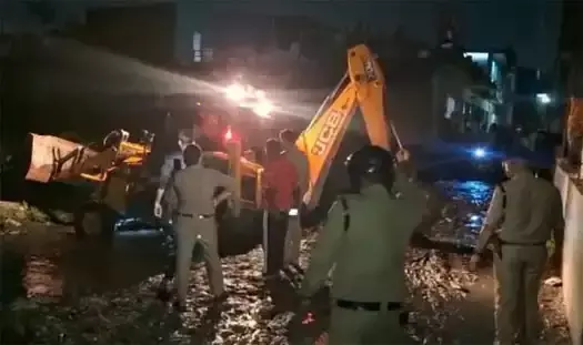 Haridwar: छह वर्षीय बच्ची की तलाश खत्म, 30 घंटे बाद नाले से मिला शव Haridwar: छह वर्षीय बच्ची की तलाश खत्म, 30 घंटे बाद नाले से मिला शव