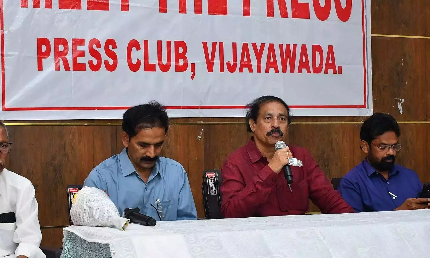 Andhra: CPI नेता रामकृष्ण का कहना है कि मोदी सरकार के दिन गिने-चुने हैं