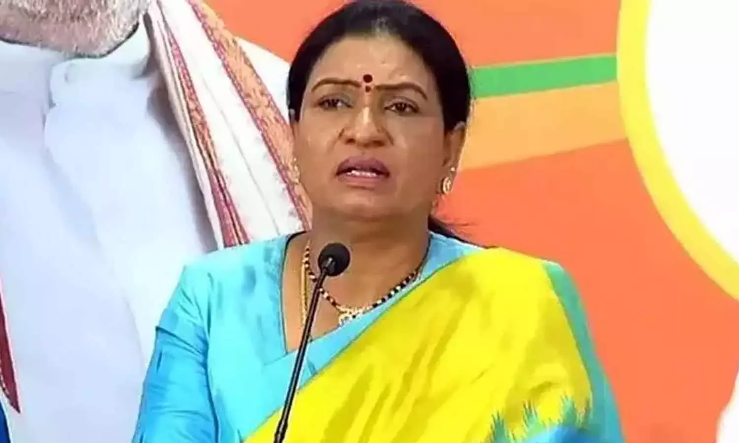Telangana: डीके अरुणा ने महिला विधायकों के खिलाफ पुलिस की कार्रवाई को घिनौना बताया Telangana: डीके अरुणा ने महिला विधायकों के खिलाफ पुलिस की कार्रवाई को घिनौना बताया