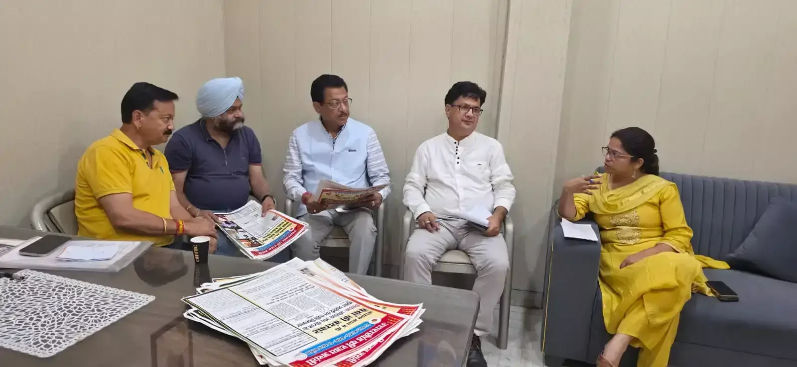 Dehradun: कांग्रेस तैयार करेगी सरकार के खिलाफ आरोप पत्र, आंदोलन की रणनीति तय करेगी