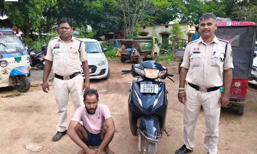 शोरूम के सामने से गायब हुई एक्टिवा मिली, आरोपी ने कबूला अपराध शोरूम के सामने से गायब हुई एक्टिवा मिली, आरोपी ने कबूला अपराध