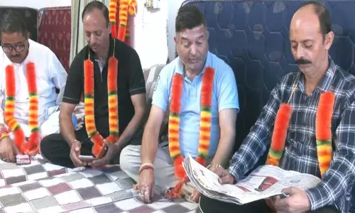 शिमला में शिक्षकों का प्रदर्शन तेज, पुरानी व्यवस्था बहाल करने की मांग शिमला में शिक्षकों का प्रदर्शन तेज, पुरानी व्यवस्था बहाल करने की मांग