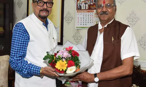 सांसद बृजमोहन अग्रवाल की राज्यपाल रमेन डेका से सौजन्य भेंट